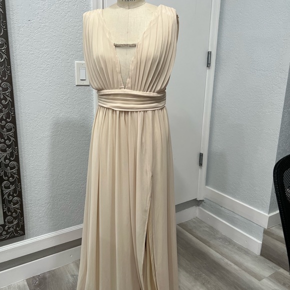 Small size ( runs big) worn only once for just 2 hrs. - Picture 1 of 6